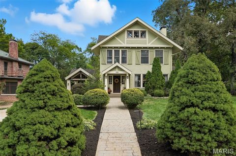 Photo of 340 Gray Avenue, Webster Groves, MO 63119 (MLS # 25068967)