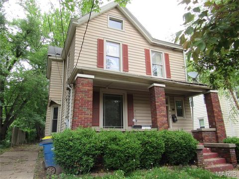 Photo of 902 Royal Street, Alton, IL 62002 (MLS # 26031373)
