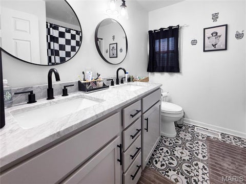 Tiny photo for 2713 Laclede, Hannibal, MO 63401 (MLS # 26046580)