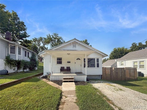 Photo of 2713 Laclede, Hannibal, MO 63401 (MLS # 26046580)