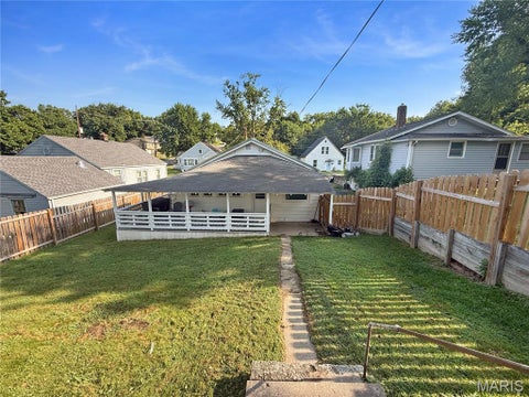 Tiny photo for 2713 Laclede, Hannibal, MO 63401 (MLS # 26046580)