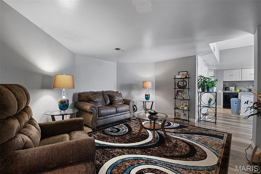 Lindell Add 02 - Residential Income