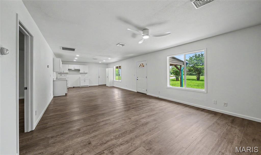 8107 Highway 185