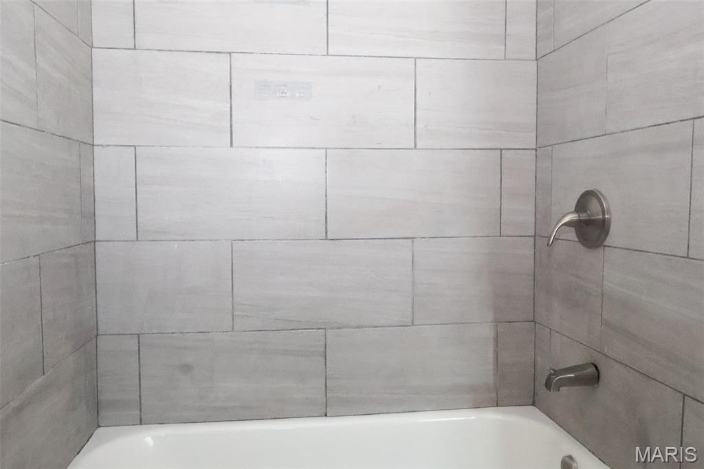 West Walnut Manor - Residential Lease