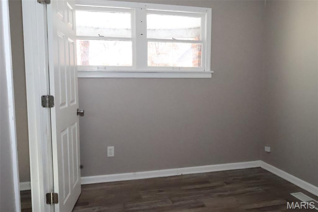 West Walnut Manor - Residential Lease