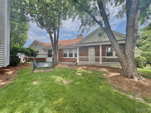 Photo of 13019 Midfield Terrace, St Louis, MO 63146 (MLS # 26036170)