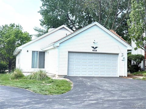Tiny photo for 13019 Midfield Terrace, St Louis, MO 63146 (MLS # 26036170)