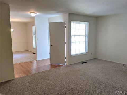 Tiny photo for 822 Dutch Mill Drive, Ballwin, MO 63011 (MLS # 26000876)