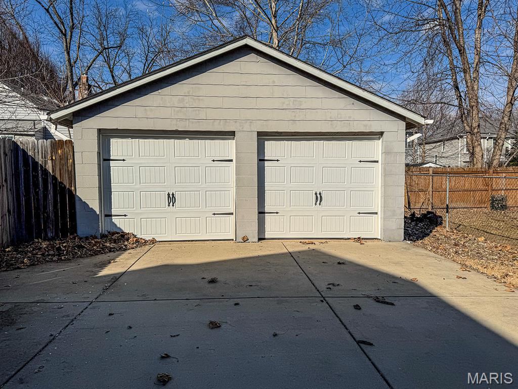 3363 Oxford Boulevard