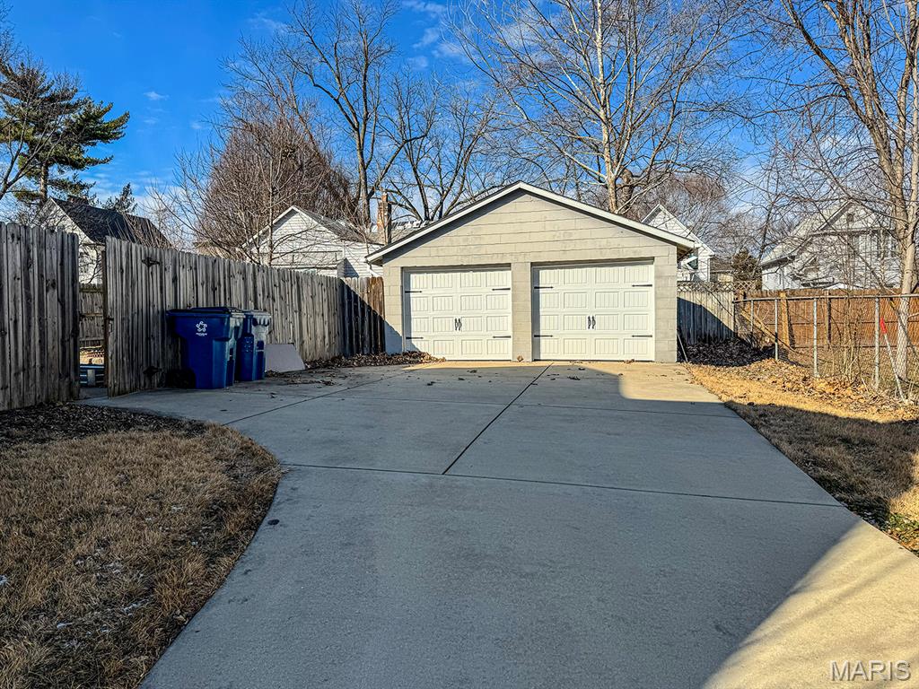 3363 Oxford Boulevard