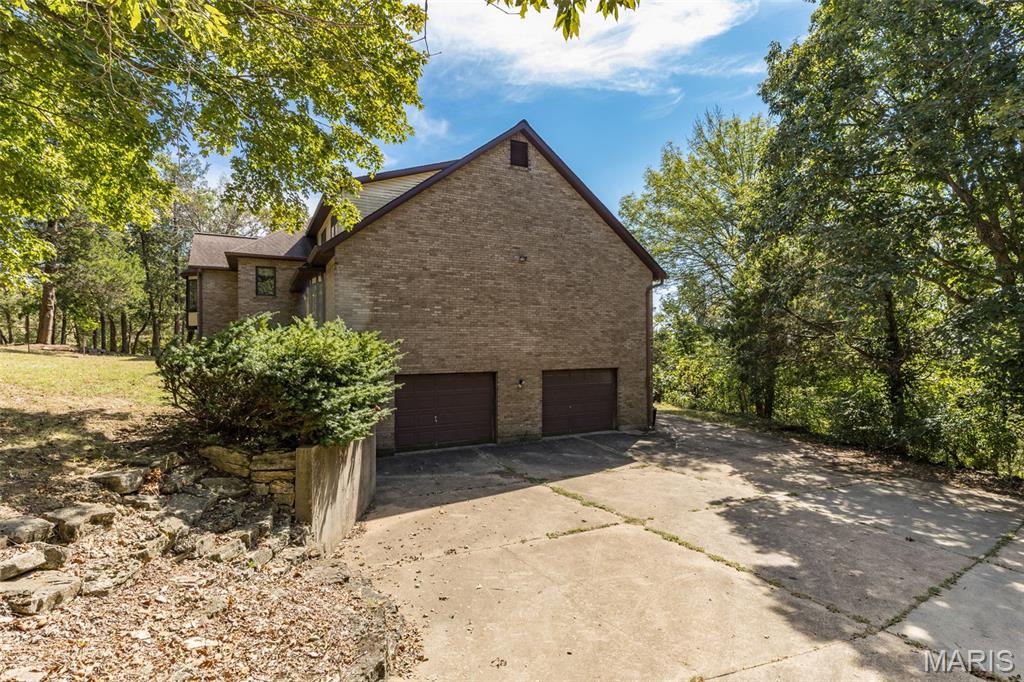 7327 Woods Road