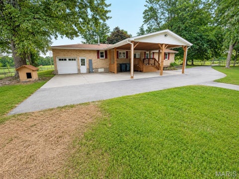 Tiny photo for 15 Quarry Road, Troy, MO 63379 (MLS # 26043944)