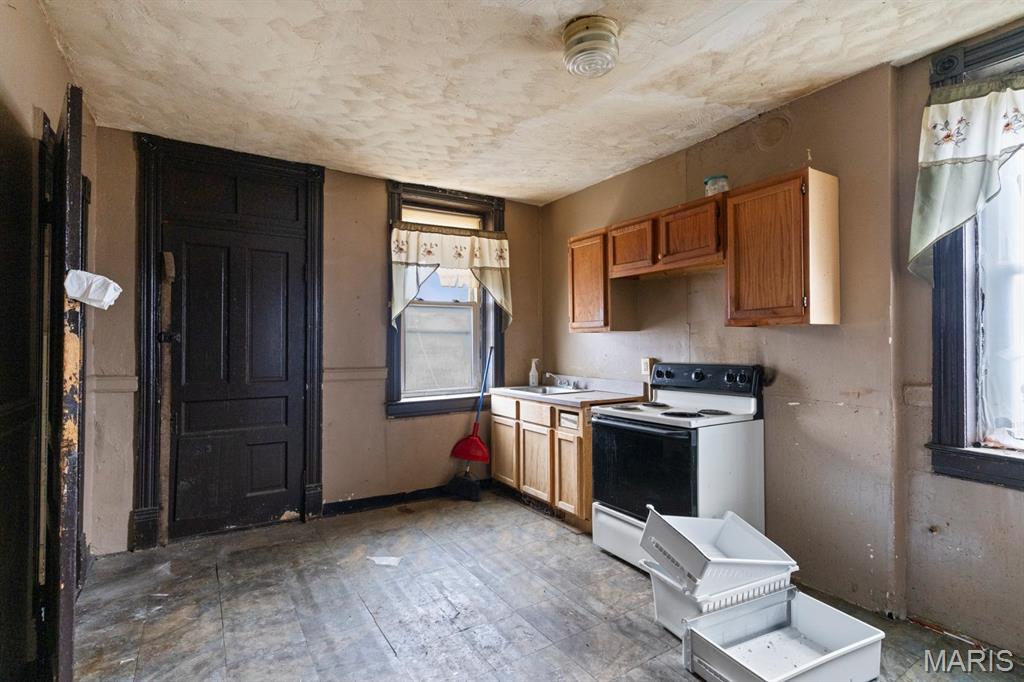 Stuebers Add - Residential Income