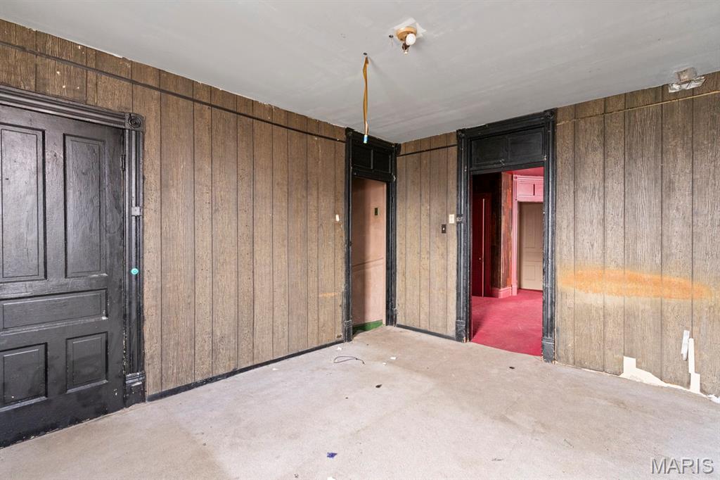 Stuebers Add - Residential Income