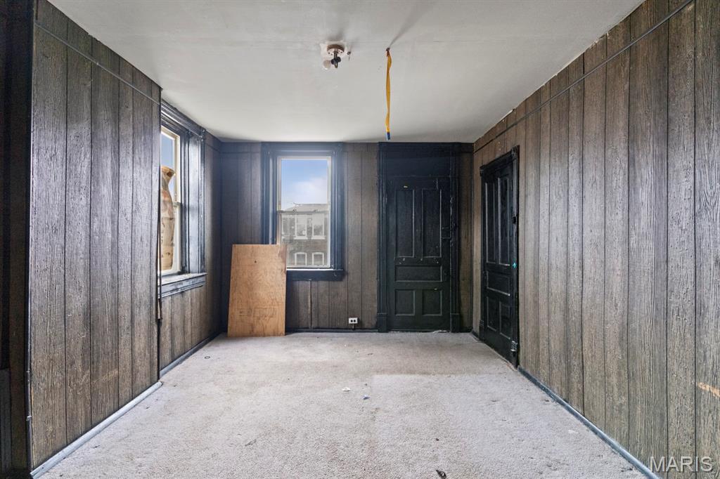 Stuebers Add - Residential Income