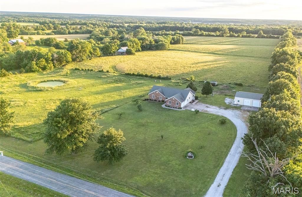 Photo of 16759 Route E, Perry, MO 63462 (MLS # 26038217)