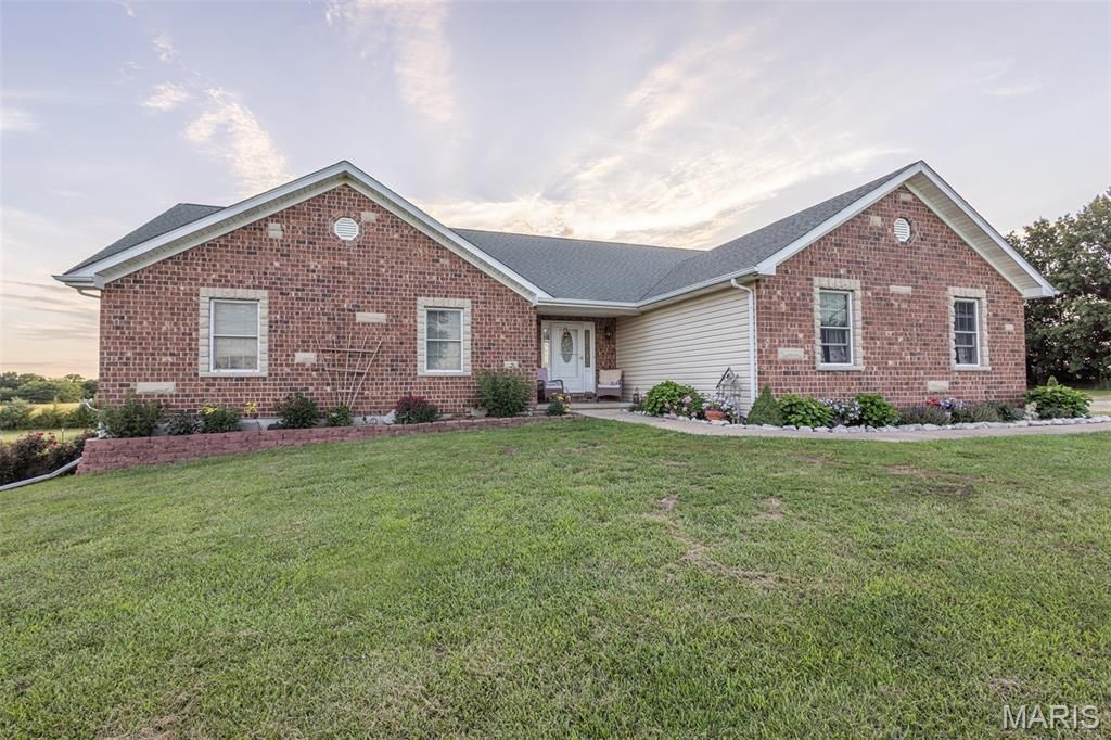 Photo of 16759 Route E, Perry, MO 63462 (MLS # 26038217)