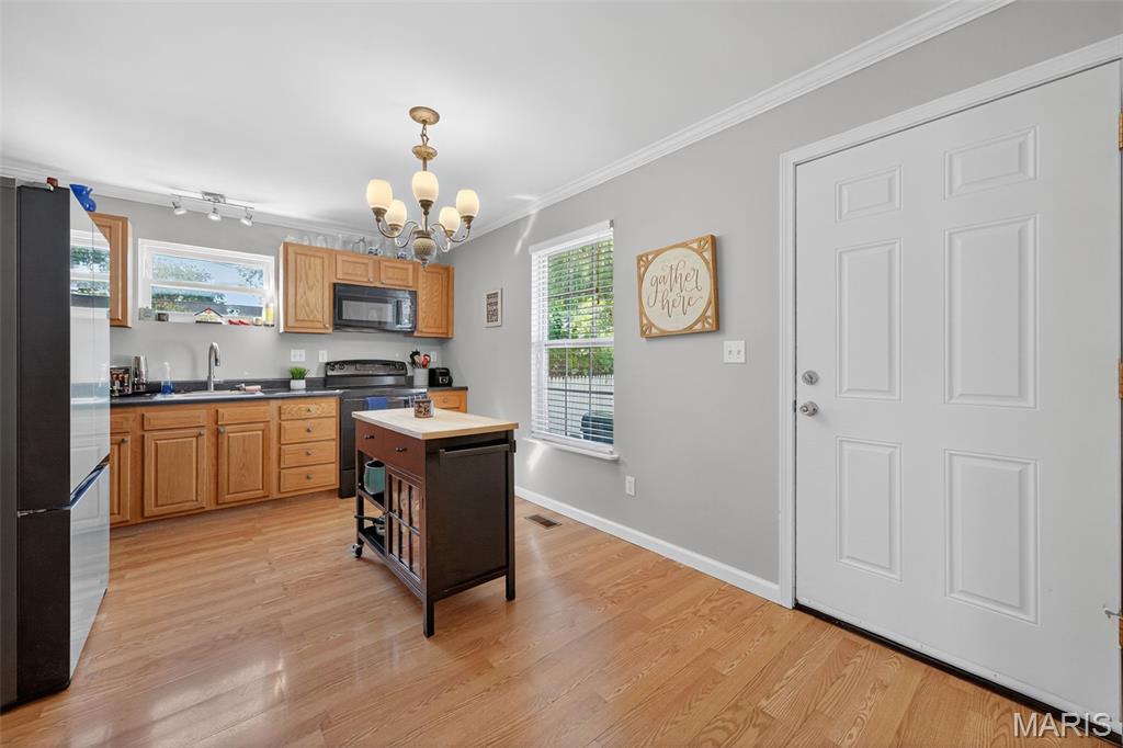 St Charles, Missouri 63301, United States, 3 Bedrooms Bedrooms, ,2 BathroomsBathrooms,Residential,Coming Soon,218941