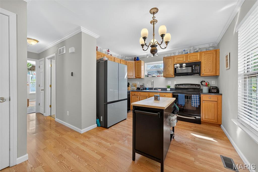 St Charles, Missouri 63301, United States, 3 Bedrooms Bedrooms, ,2 BathroomsBathrooms,Residential,Coming Soon,218941