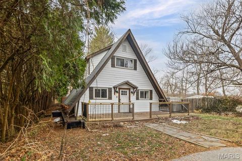 Photo of 741 E Lake Drive, Edwardsville, IL 62025 (MLS # 25080203)