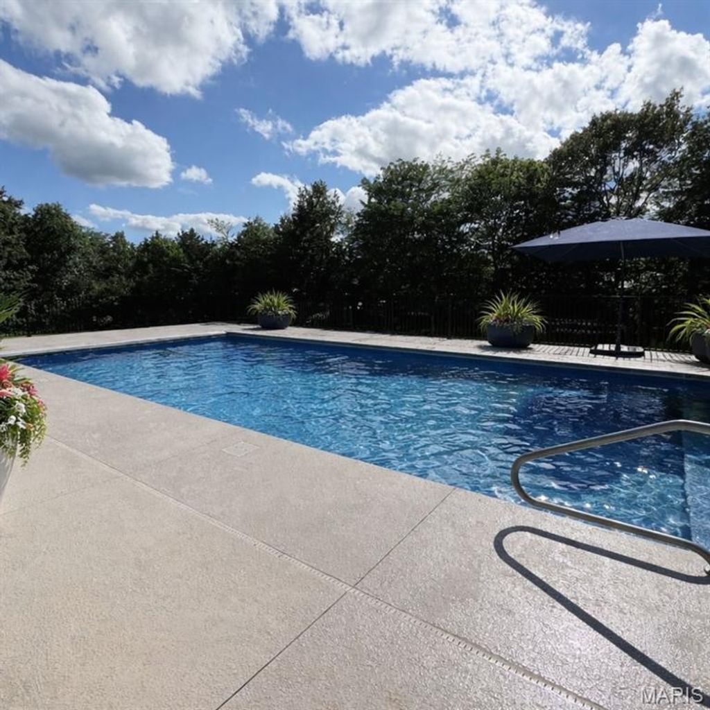 Photo of 2 Country Trails Court, Moscow Mills, MO 63362 (MLS # 26018636)