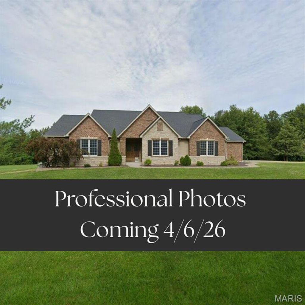 Photo of 2 Country Trails Court, Moscow Mills, MO 63362 (MLS # 26018636)