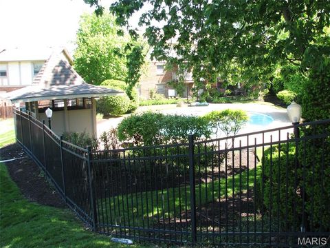 Tiny photo for 1380 Willow Brook Cove Court #1, Creve Coeur, MO 63146 (MLS # 26031362)
