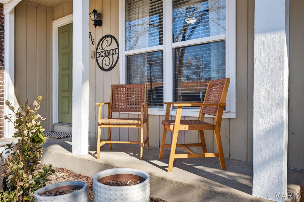 916 Tree Trails Lane