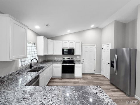 Tiny photo for 309 S Main Cross Street, Bowling Green, MO 63334 (MLS # 26036962)