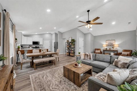Tiny photo for 309 S Main Cross Street, Bowling Green, MO 63334 (MLS # 26036962)