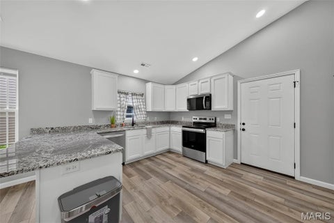 Tiny photo for 309 S Main Cross Street, Bowling Green, MO 63334 (MLS # 26036962)