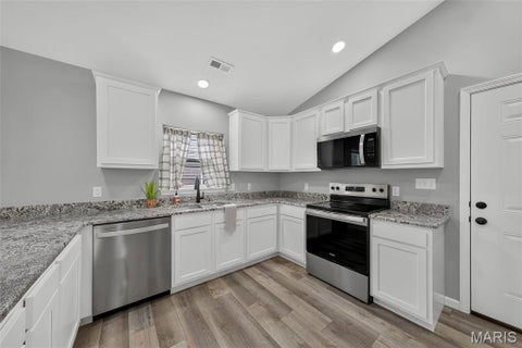 Tiny photo for 309 S Main Cross Street, Bowling Green, MO 63334 (MLS # 26036962)