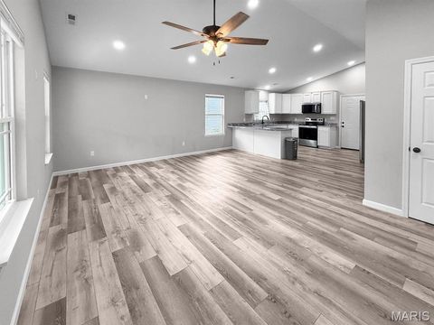 Tiny photo for 309 S Main Cross Street, Bowling Green, MO 63334 (MLS # 26036962)