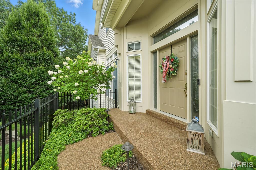 724 Stonebluff Court