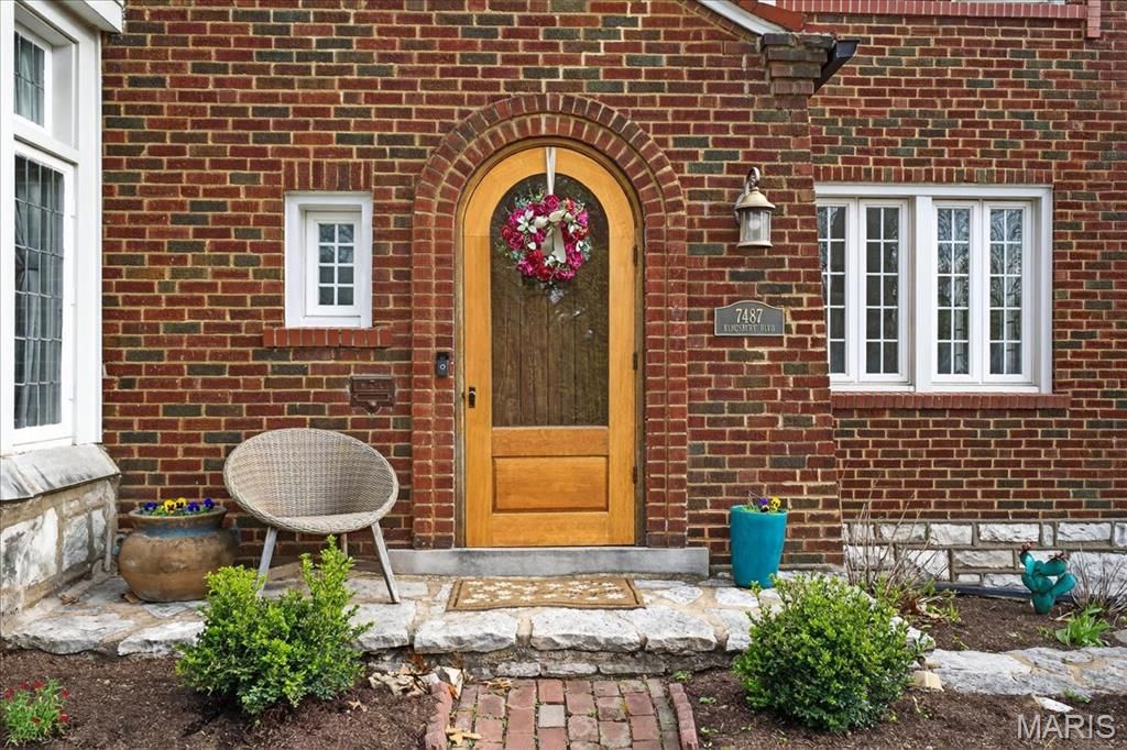 Photo of 7487 Kingsbury Boulevard, University City, MO 63130 (MLS # 26021028)