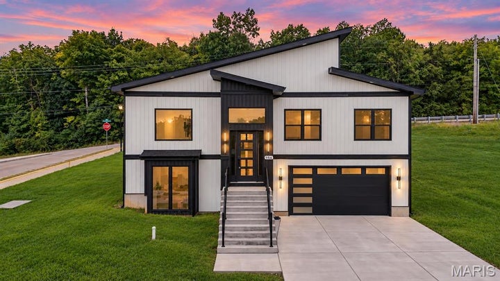 Photo 1 of 59 — 986 Hydeaway Ct, Fenton, MO 63026