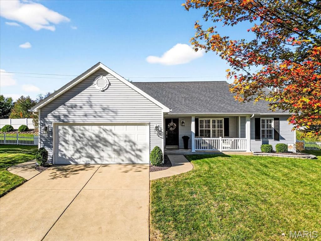 Photo of 108 Meadowgate Court, St Peters, MO 63376 (MLS # 25072151)