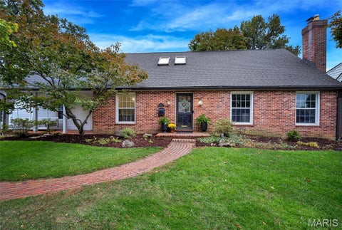 Photo of 642 Windrush Drive, Kirkwood, MO 63122 (MLS # 26066812)