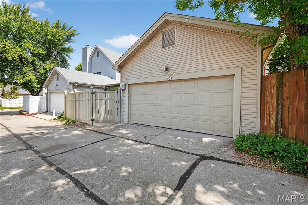 Village Of University Place 1 The - Residential