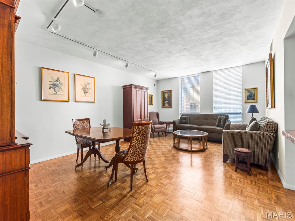 200 S Brentwood Boulevard 13F