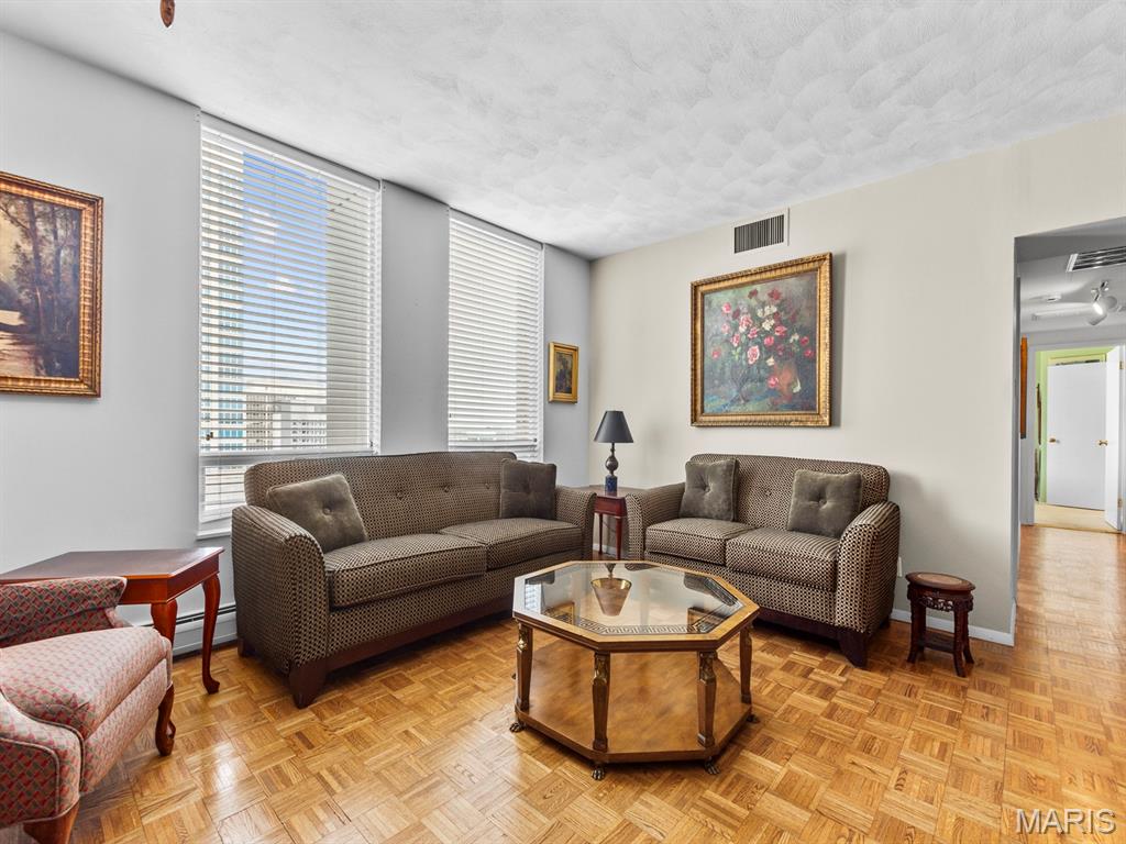 200 S Brentwood Boulevard 13F