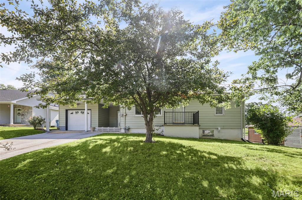 Photo 1 of 33 — 113 N Old Bethalto Road, Bethalto, IL 62010