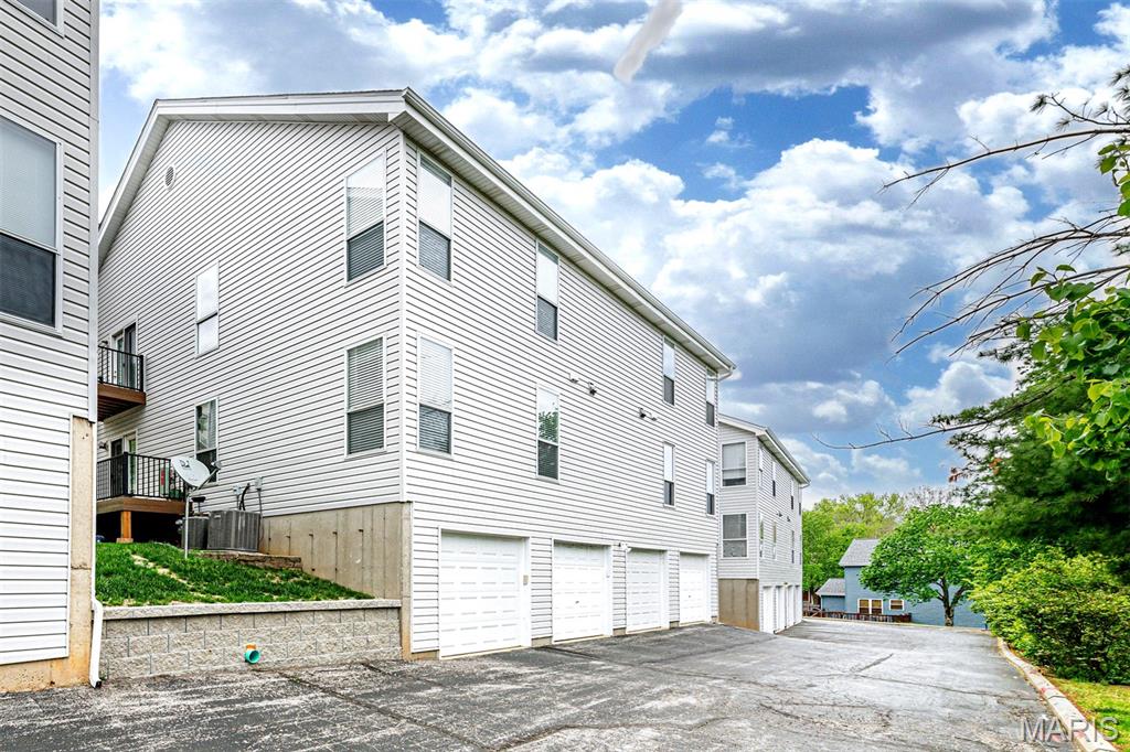 Spring Hill Farm Condo 28th - Residential