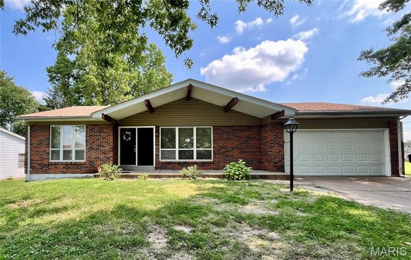 12804 FOX HAVEN DR, FLORISSANT, MO 63033 - Image 2bbf13b2f75d58ae167a0f1966a42a30/3952104976