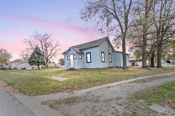 338 W ROWE ST, ROODHOUSE, IL 62082 - Image 2be8a8e0fa3c2ddd4d573def043d3ca7/3781692096