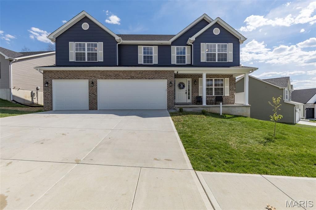 Photo of 228 Red Maple Court, Hillsboro, MO 63050 (MLS # 26021674)