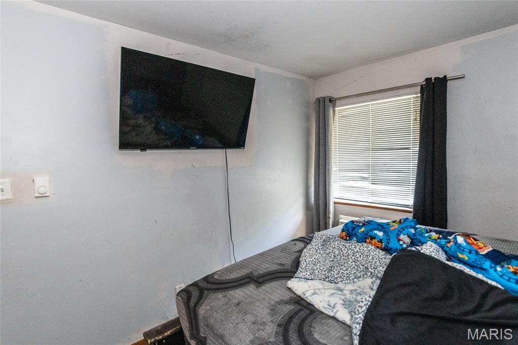 Hazelwood, Missouri 63042, United States, ,2 BathroomsBathrooms,Residential,Pending,167873