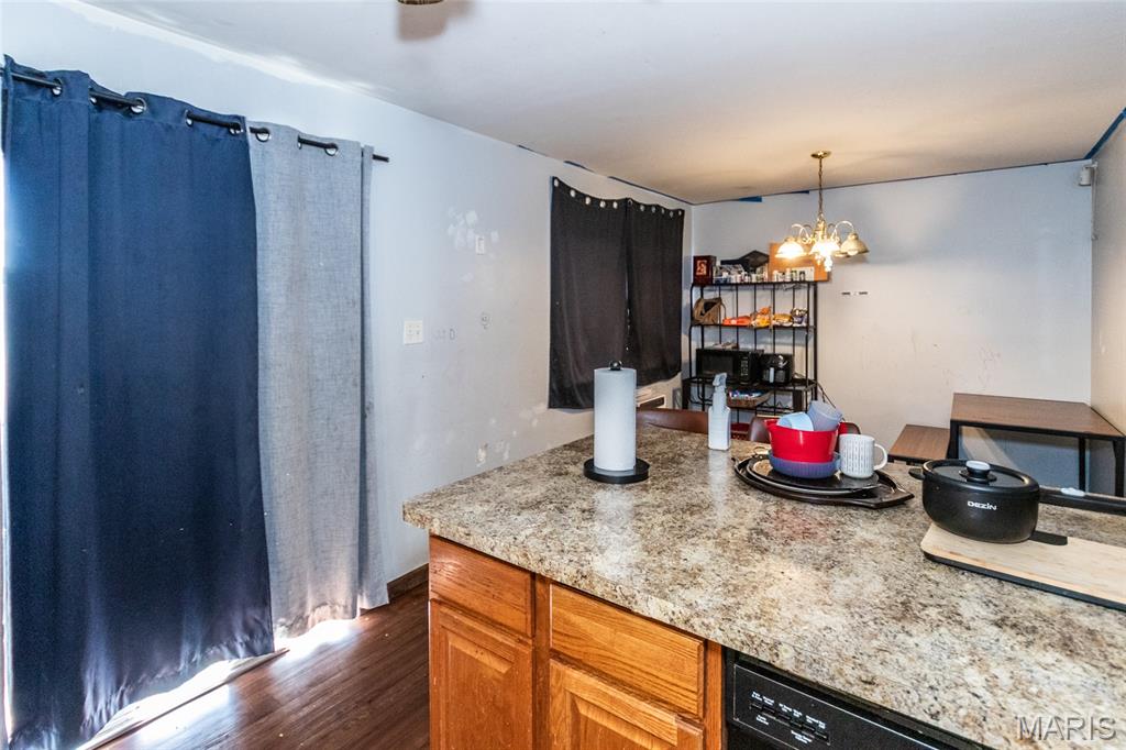 Hazelwood, Missouri 63042, United States, ,2 BathroomsBathrooms,Residential,Pending,167873