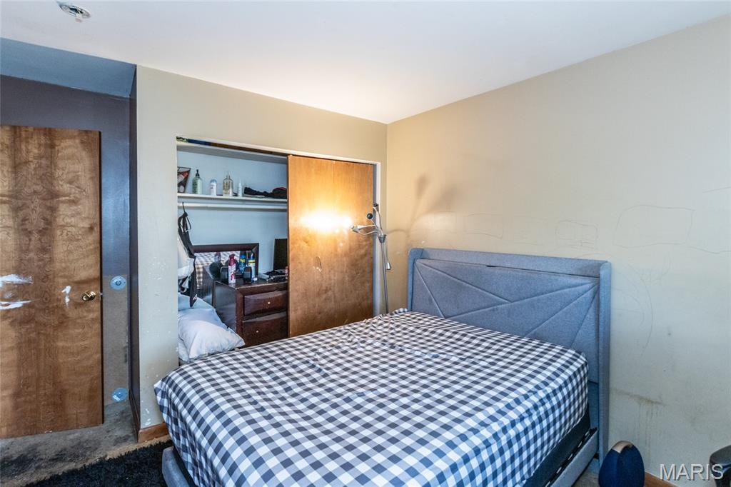 Hazelwood, Missouri 63042, United States, ,2 BathroomsBathrooms,Residential,Pending,167873