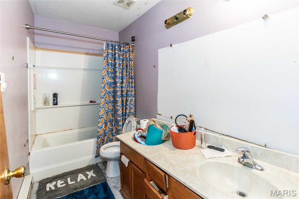 Hazelwood, Missouri 63042, United States, ,2 BathroomsBathrooms,Residential,Pending,167873